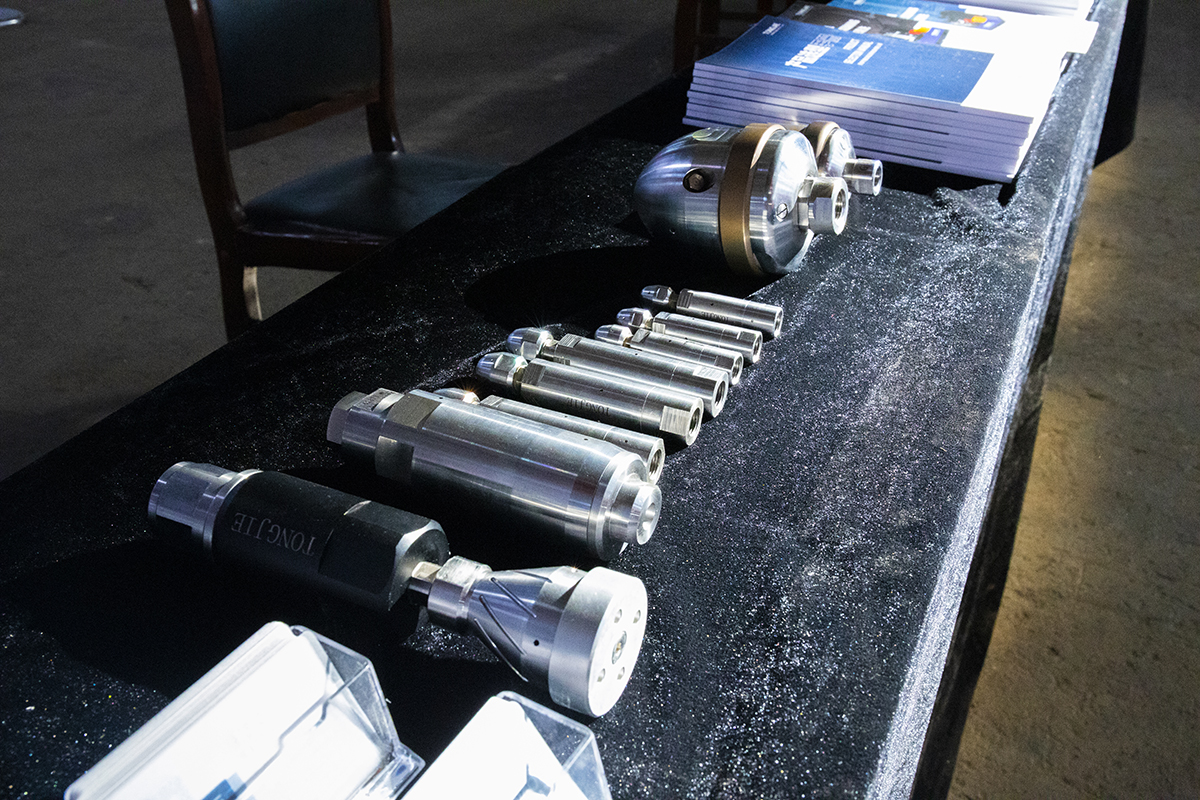 1764220041952716.jpg 6.jpg